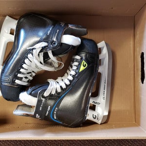 Junior New Graf Ultra G75 XI Hockey Skates D&R (Regular) Size 4