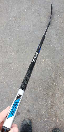 New Junior True Right Handed XC7 Hockey Stick Toe