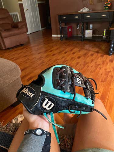 Black Used Infield A2000 11.5" Baseball Glove