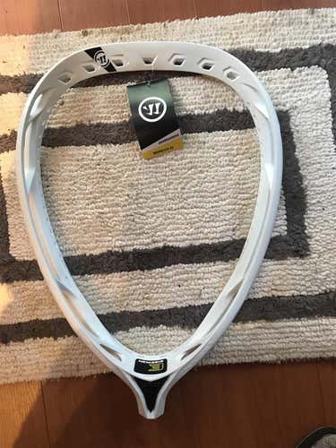 New Unstrung Nemesis 3 Goalie Head