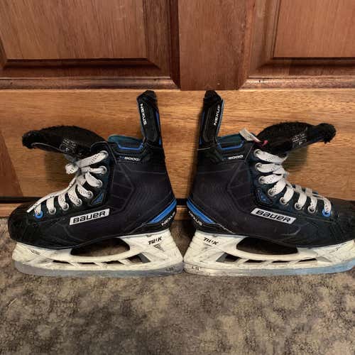 Used Bauer Nexus 8000 D&R (Regular) Size 4 Hockey Skates
