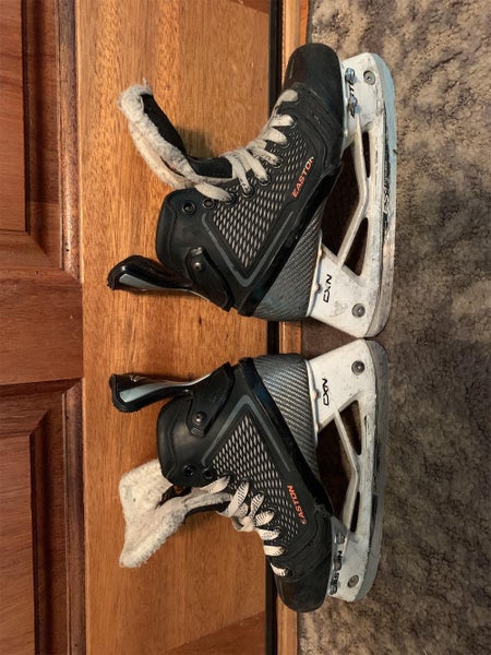 Used Easton Mako M8 D&R (Regular) Size 3 Hockey Skates