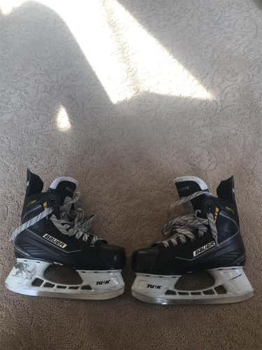 Used Bauer Supreme 150 D&R (Regular) Size 3.5 Hockey Skates