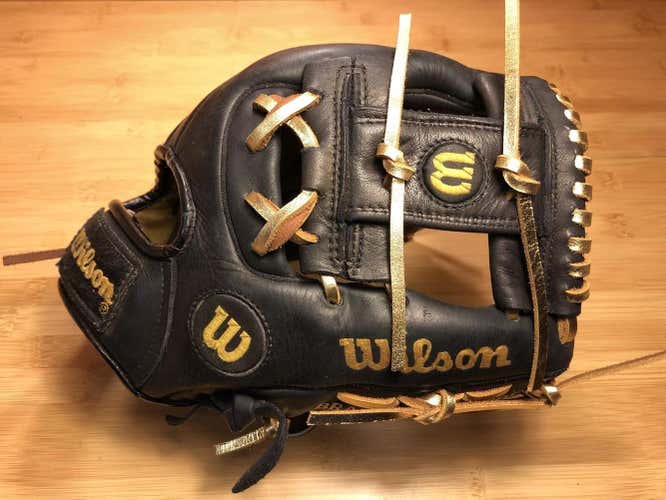 Black Used Wilson RHT Infield (A2000 family) Classic A2094 Baseball Glove 11.5"