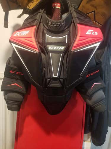 Senior Used Large CCM Extreme Flex Shield E2.9 Goalie Chest Protector