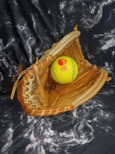 Gold Used Adult Rawlings Right Handed Infield Fastback Baseball/Softball Glove 13"