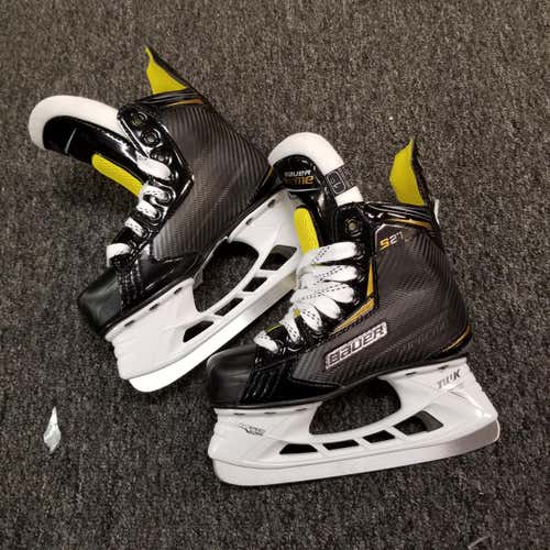 Junior New Bauer Supreme S27 Hockey Skates Size 1