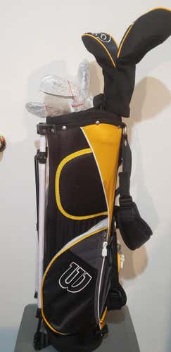 New Wilson Profile JGI Junior Complete Golf Set-Med RH ages 11-14