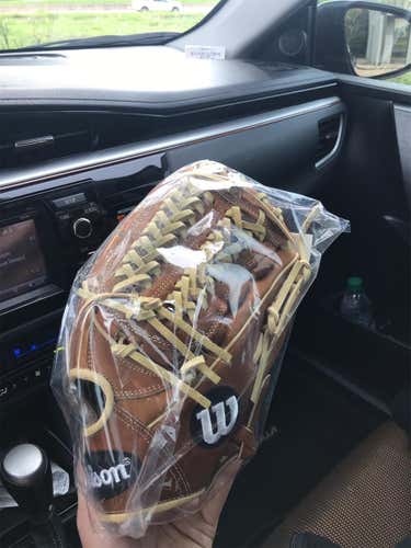 Brown New Pitcher's A2000 D33 11.75" Baseball Glove