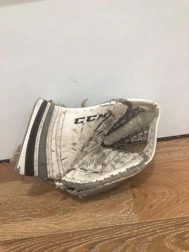 Used Senior CCM Eflex 1 Glove