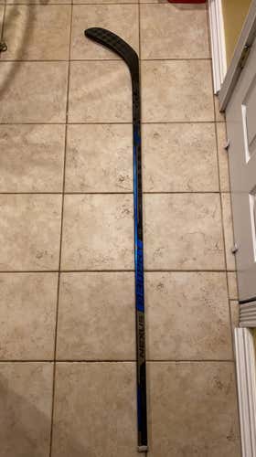 P28 Right Handed Nexus 2N Pro Toe Pro Stock Hockey Stick