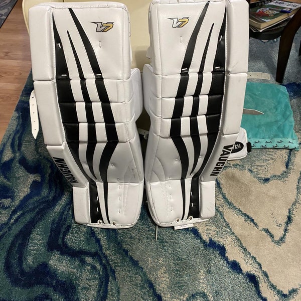 Black Used 31+2 Vaughn Velocity V7  Goalie Leg Pads