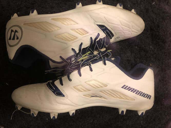 White/Blue New Adult Men's 11.5 Warrior cleats BURN 8.0 Low Cut