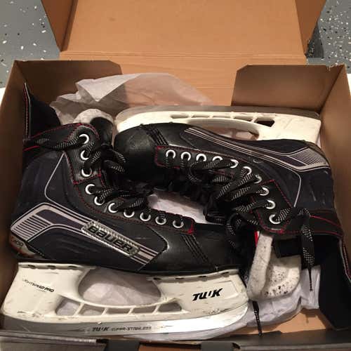 Used Bauer Vapor X400 EE (Extra Wide)  Size 7 Hockey Skates