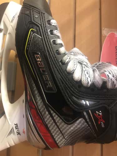 New Bauer Vapor 2X Pro EE (Extra Wide)  Size 7 Hockey Skates