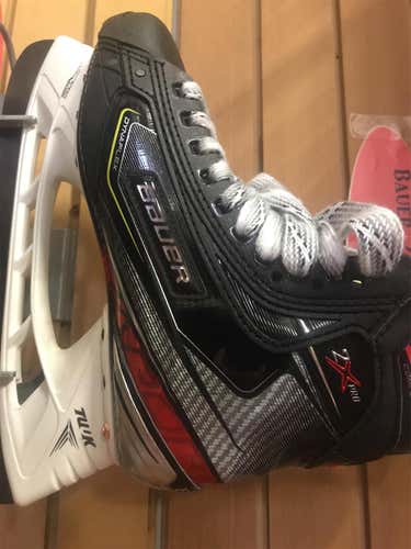 New Bauer Vapor 2X Pro D&R (Regular)  Size 9.5 Hockey Skates