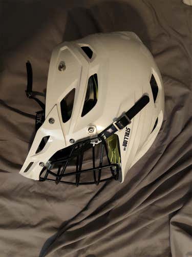 White New Player STX Stallion 100 Youth Helmet