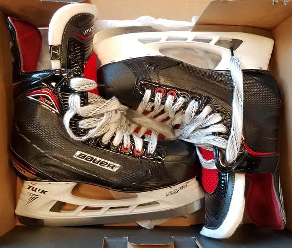 Size 7 Senior New Bauer Vapor X700 Hockey Skates D&R (Regular)