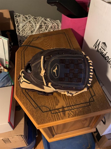 Brown New Right Handed franchise 12" Baseball Glove