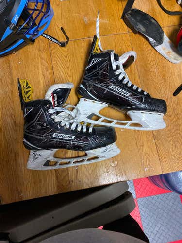Used CUSTOM Bauer Supreme 1S D&R (Regular) Pro Stock Custom Bauer 1x tongue Size 8.5 Hockey Skates