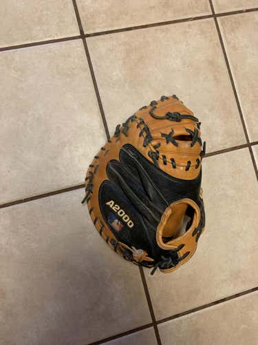 Used High School/College Wilson Right Handed A2000 Baseball Glove 34"