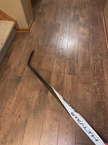 Left Handed Easton Stealth CX E28 (P28) Curve 65 flex Hockey Stick