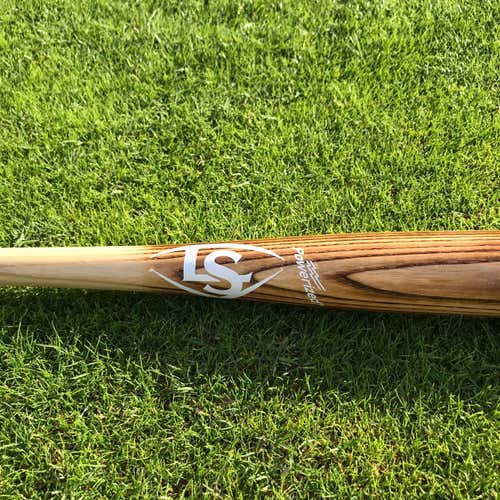 New Louisville Slugger W310: 33.5in 30.5oz (MLB Wood)