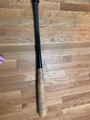 Used 2015 Wood 243 33" Bat