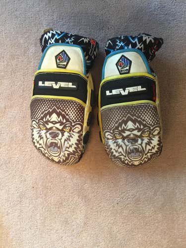 Used Adult Men's Medium/Large Level