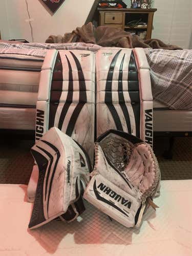 Black Used 32" Regular Velocity V7  Goalie Full Set