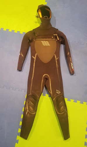 WEST Wetsuit Youth 5/4m Size 10 with Hood and Chest Zip