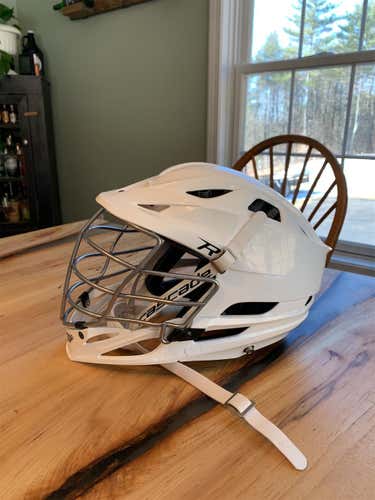 White and Silver Cascade R Helmet