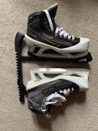 Used Senior Bauer Supreme One.9 Hockey Goalie Skates Size 9.5
