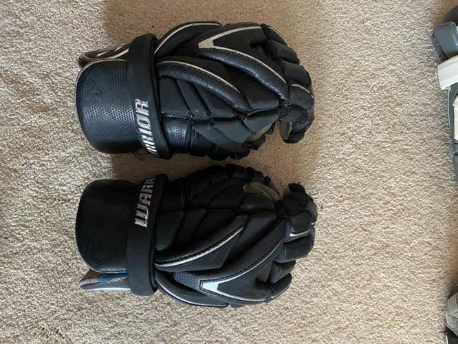 Black Used Player Warrior Evo Lacrosse Gloves Size: Large