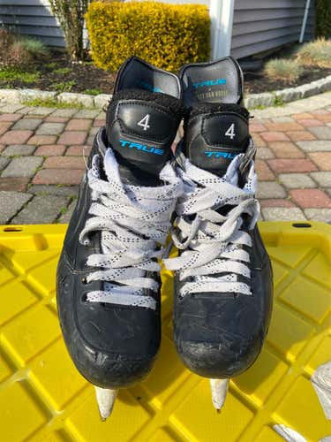 Used True Pro Custom D&R (Regular) Size 9.5 Hockey Skates