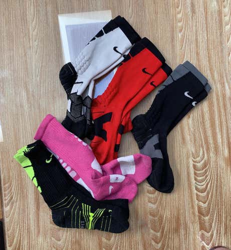 Adult Medium Nike Socks 5 Pairs