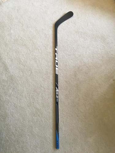 Used Senior True Right Handed A5.2 SBP Hockey Stick Grip Mid