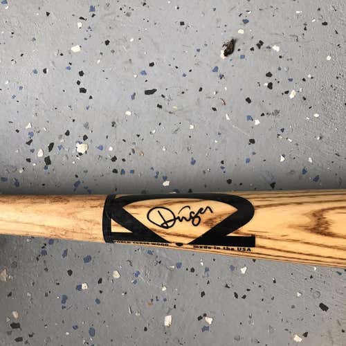 New Dinger Bat!! 33.5 Inch Ash
