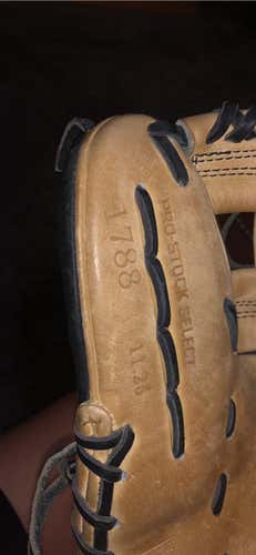 Brown Used Infield A2K 11.25" Baseball Glove