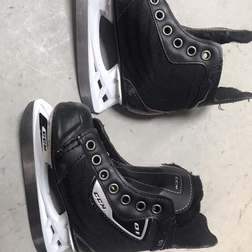Used CCM 01 Size 10 Hockey Skates