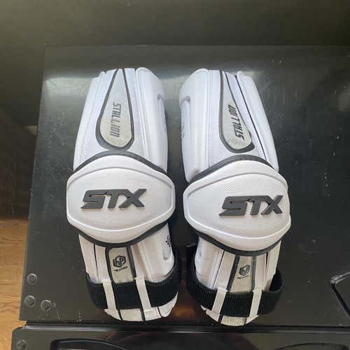 STX Stallion 500 Arm Pads