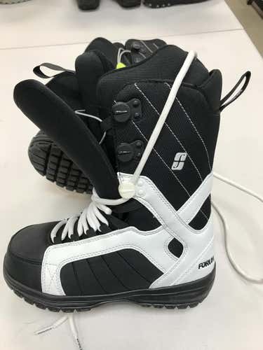 Forum snowboard boots