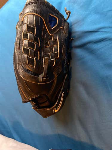 Black Used Right Handed 11" Baseball Glove
