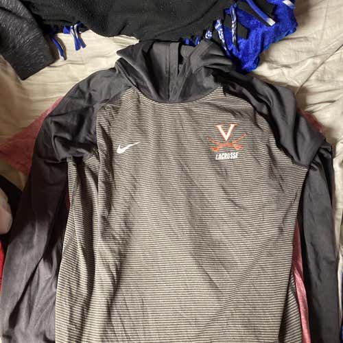 Gray Unisex Large Nike Sweatshirt