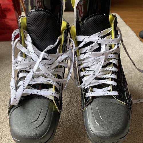 New Bauer Supreme 2S Pro Size 9 Hockey Skates