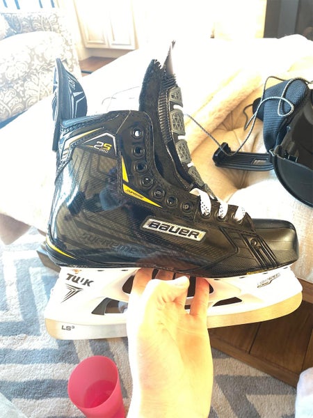 New Bauer Supreme 2S Pro D&R (Regular) Pro Stock Size 9 Hockey Skates