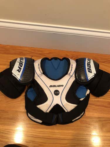 Used Medium Bauer Supreme Shoulder Pads