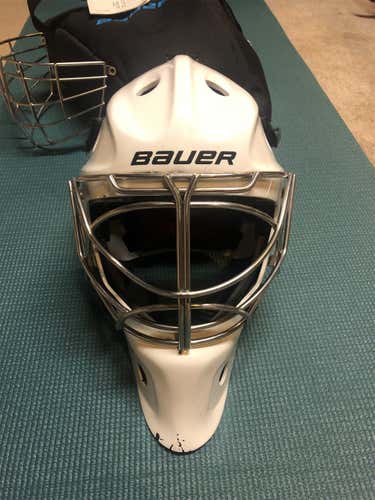 White Senior Bauer NME 7 Goalie Mask