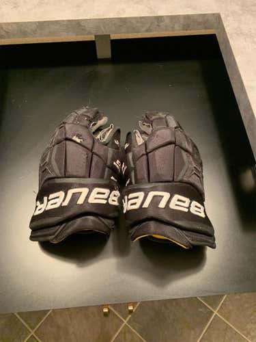 Black Used Bauer Supreme TotalOne MX3 14" Gloves