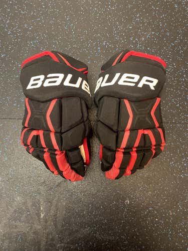 New Chicago Blackhawks Team Stock 14” Bauer Supreme TotalOne MX3 Pro Stock Gloves